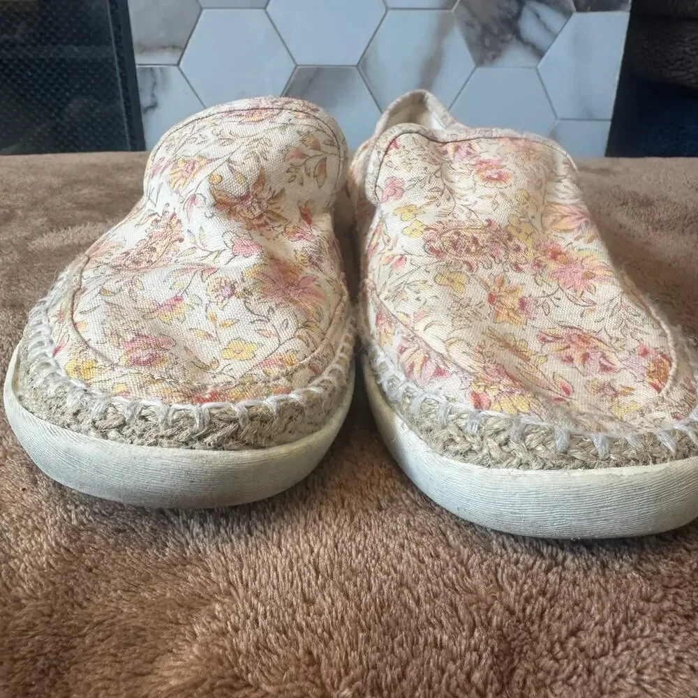 Billabong‎ Women's Floral Paisley Pink/White Loafers Size 8 Casual Slip On Beach